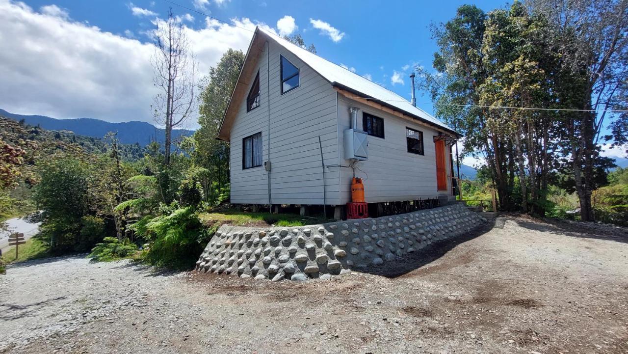 Cabanas & Habitaciones Del Alto Hornopiren Exterior photo
